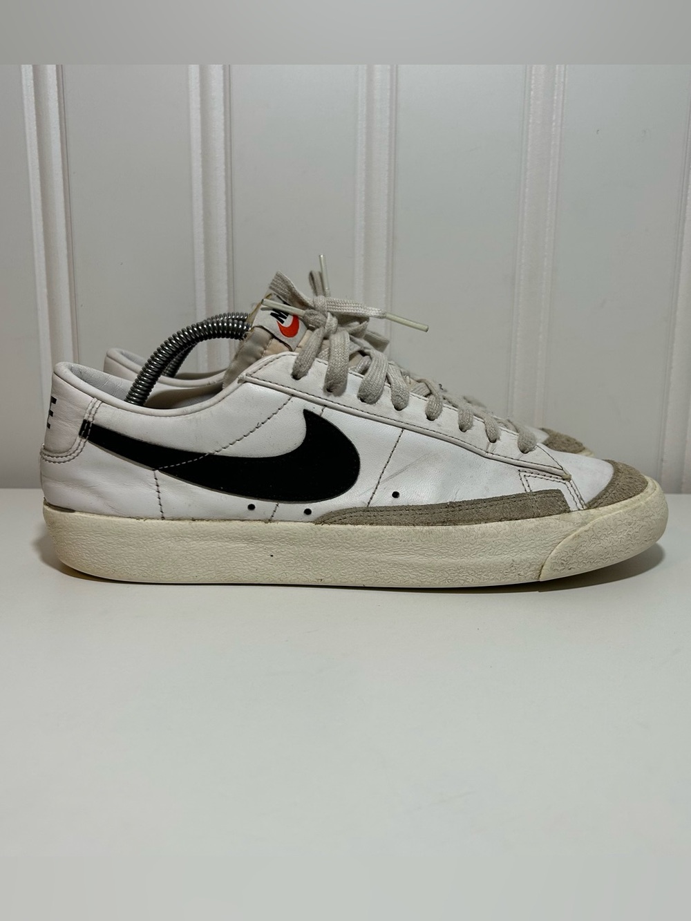 Nike blazer low vintage 77 white beige black swoosh men’s 9.5